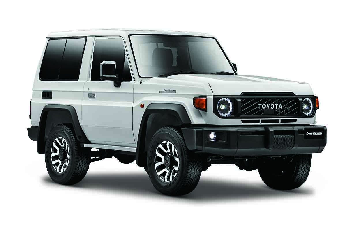 Toyota Landcruiser 70 Hardtop DLX 1/24 weiss - RCXX - RC Racing Shop | RC Models | Tuning & Spare Parts for Professionals