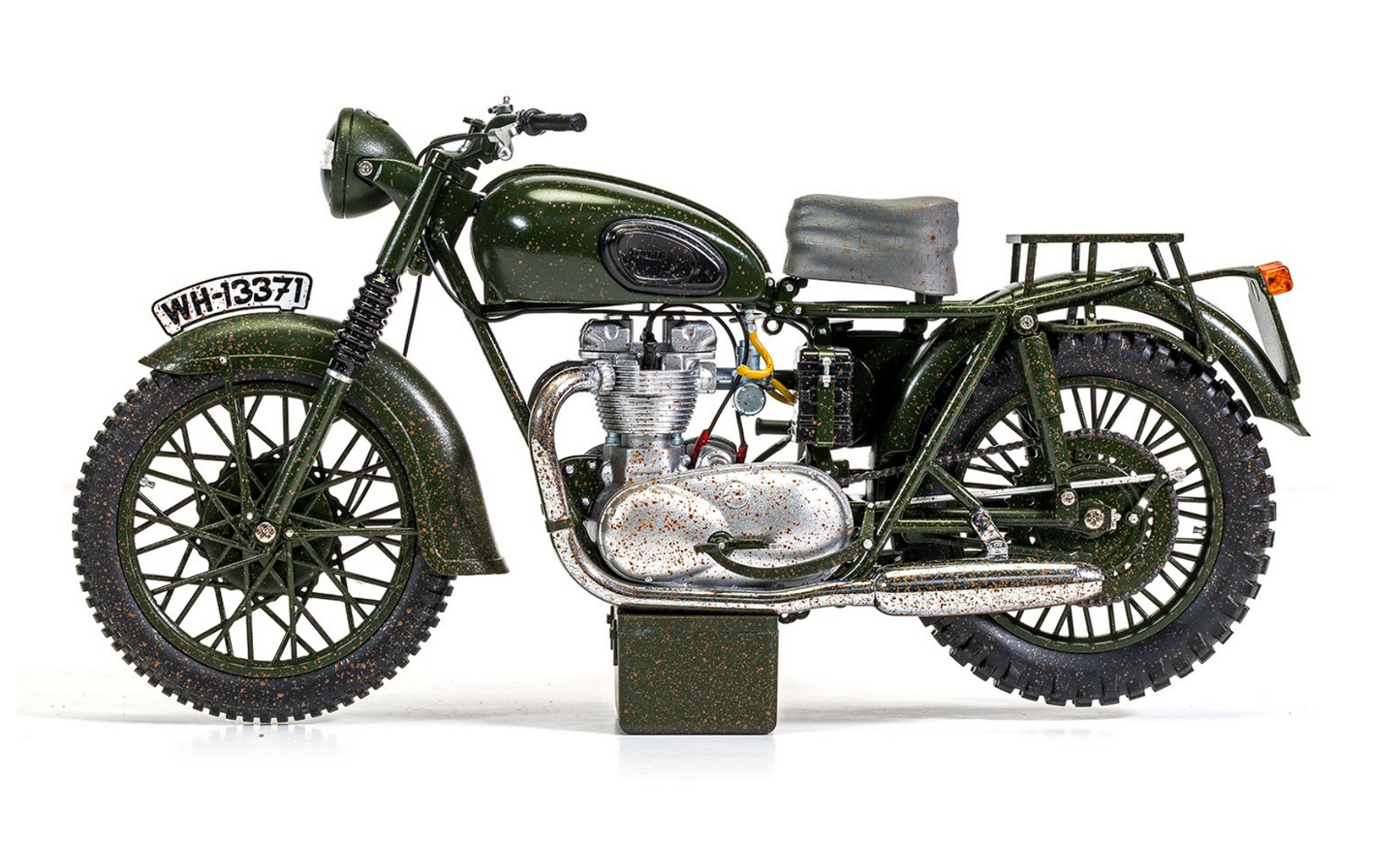 The Great Escape Triumph TR6 Trophy Motorcycle (Weathered) - 1:12 Scale - CC08501