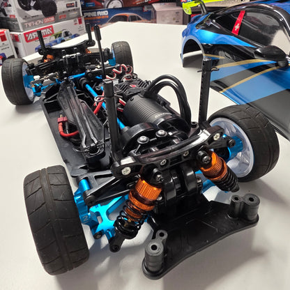 PRE OWNED Tamiya TT-02 + Robitronic Razer ten G2 Brushless Combo 60A 3652 3000kV + Yeah Racing Servo